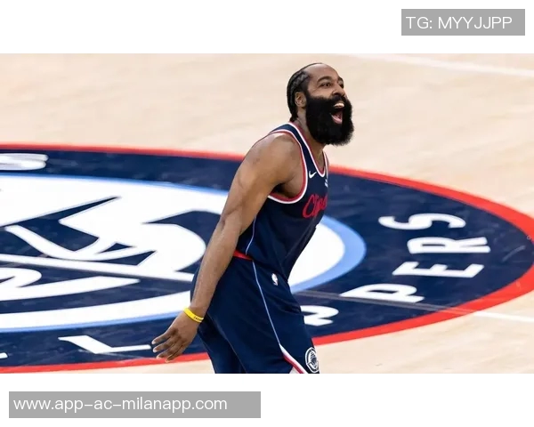 米切尔称假期归来全队专注老将哈登展现职业素养引领团队 米切尔称假期归来全队专注老将哈登展现职业素养引领团队